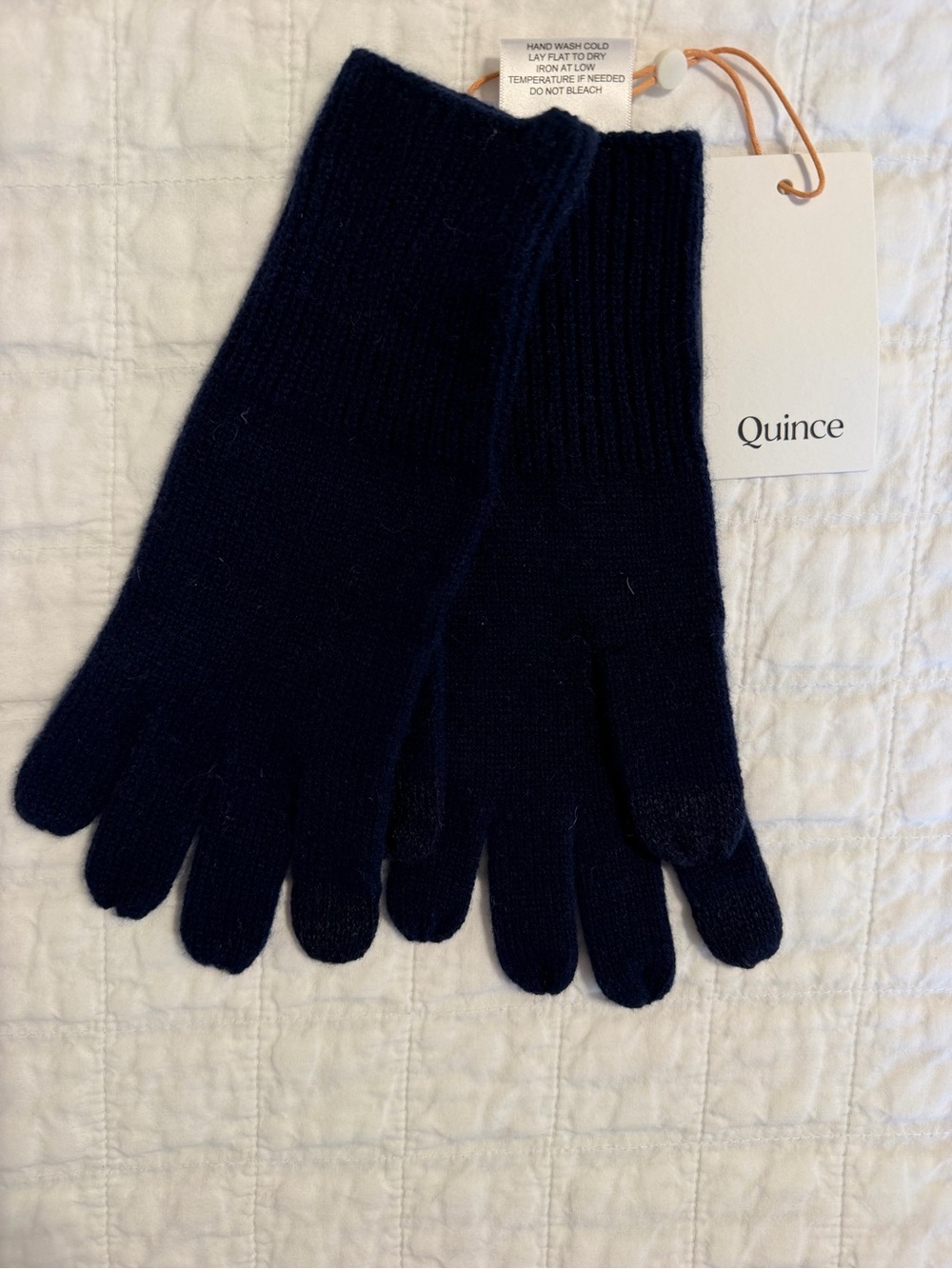 Quince Women’s Navy Knit Cashmere Gloves